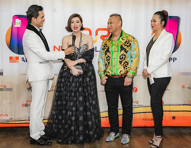 Ca sĩ Nguyễn Hồng Nhung đi sự kiện bằng siêu xe Ferrari trị giá 11 tỷ - Ảnh 7. Ca sĩ Nguyễn Hồng Nhung đi sự kiện bằng siêu xe Ferrari trị giá 11 tỷ - Ảnh 7.