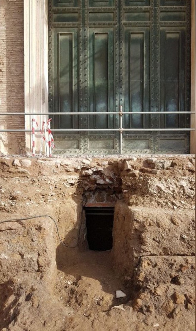 Dùng công nghệ quét laser 3D, phát hiện mộ cổ 2600 tuổi của vị hoàng đế được loài sói nuôi dưỡng trong thần thoại La Mã - Ảnh 1.