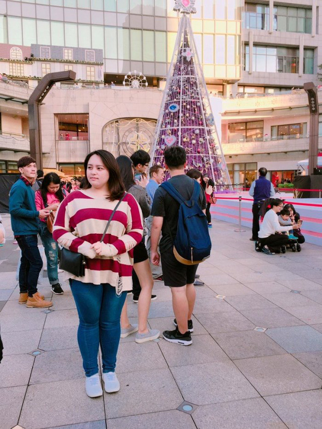 Giảm một lúc hơn 40kg, cô gái như biến thành một con người khác: Nhìn xinh như Địch Lệ Nhiệt Ba rồi nè! - Ảnh 12. Giảm một lúc hơn 40kg, cô gái như biến thành một con người khác: Nhìn xinh như Địch Lệ Nhiệt Ba rồi nè! - Ảnh 12.