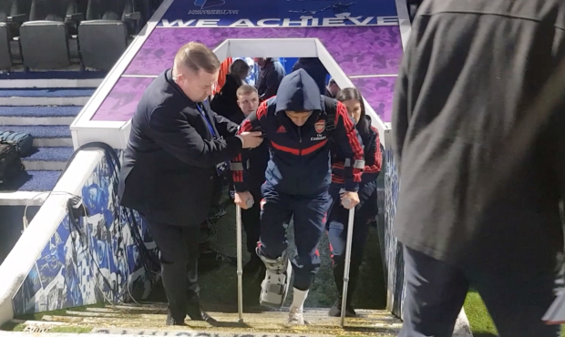 Đội bóng Anh bị gắn mác phi thể thao sau hàng loạt drama xấu xí: Cầu thủ phạm lỗi thô bạo, CĐV thì la ó, chửi rủa nạn nhân phải rời sân bằng cáng - Ảnh 4. Đội bóng Anh bị gắn mác phi thể thao sau hàng loạt drama xấu xí: Cầu thủ phạm lỗi thô bạo, CĐV thì la ó, chửi rủa nạn nhân phải rời sân bằng cáng - Ảnh 4.