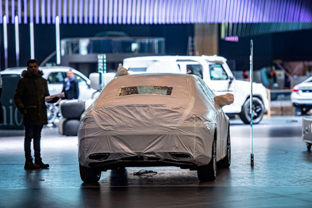 Khung cảnh tan hoang của Geneva Motor Show 2020: Tất cả đắp chiếu chờ tháo dỡ - Ảnh 5.