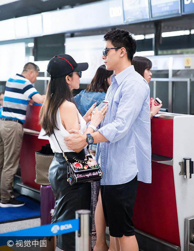 Phát hiện bạn trai kém 16 tuổi nợ nần, quay clip giường chiếu có mục đích, Lý Băng Băng dứt khoát chia tay? - Ảnh 7. Phát hiện bạn trai kém 16 tuổi nợ nần, quay clip giường chiếu có mục đích, Lý Băng Băng dứt khoát chia tay? - Ảnh 7.