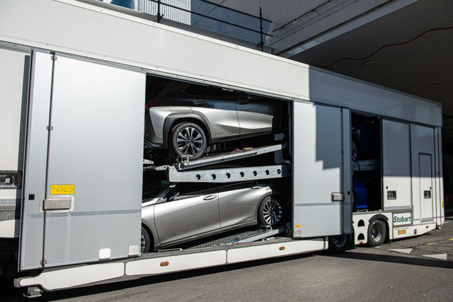 Khung cảnh tan hoang của Geneva Motor Show 2020: Tất cả đắp chiếu chờ tháo dỡ - Ảnh 9.