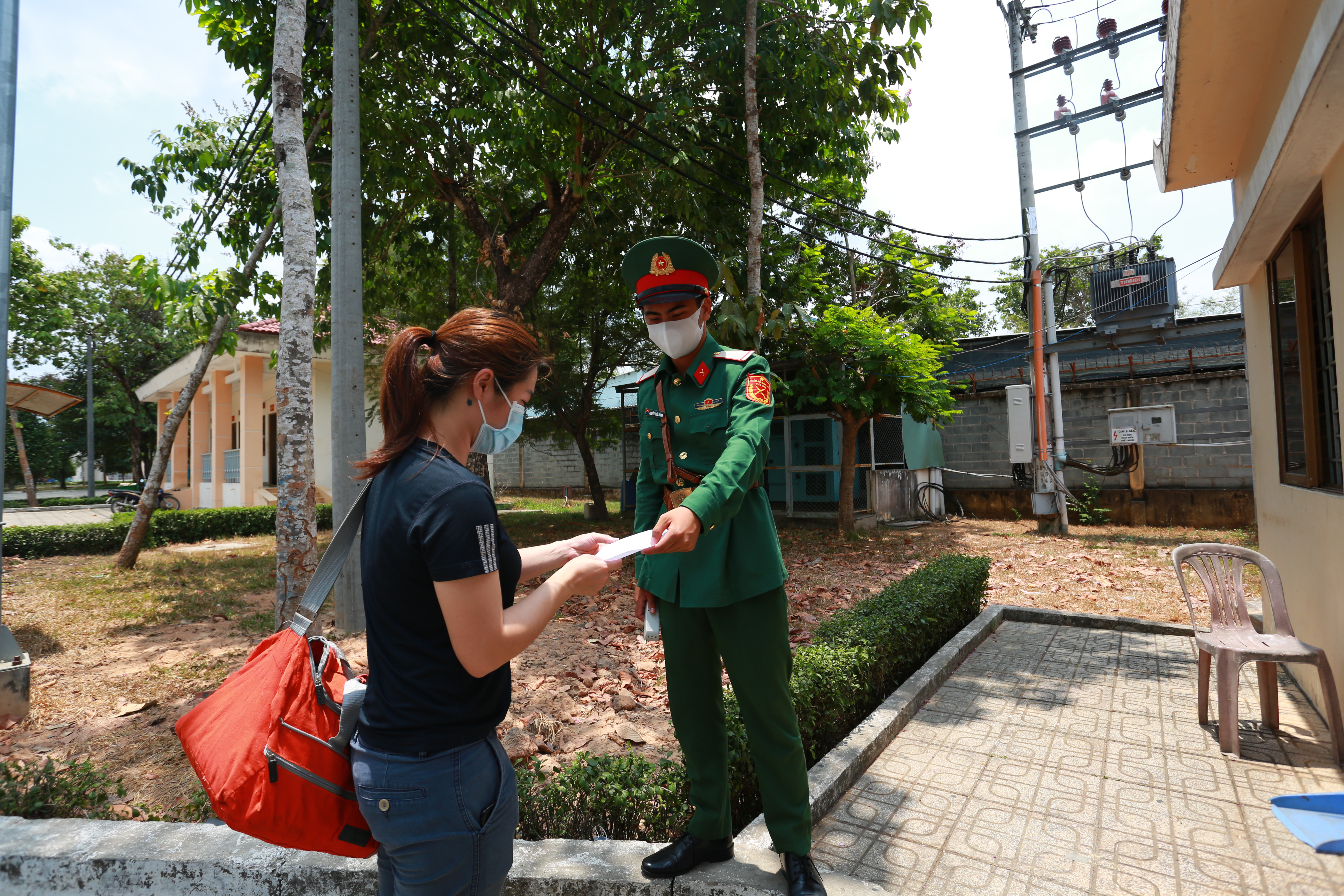 Bệnh nhân nhiễm Covid-19 xuất viện: Ở đây mọi người chăm sóc, quan tâm nhau như gia đình - Ảnh 6.