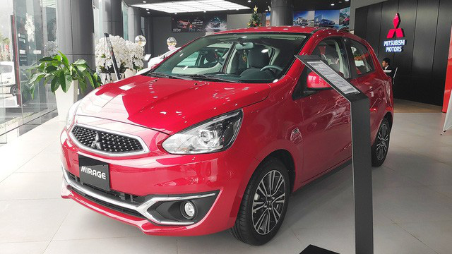 Mitsubishi Mirage và Attrage giảm giá sâu dọn kho tại đại lý, đón đầu bản nâng cấp 2020 về Việt Nam - Ảnh 1.