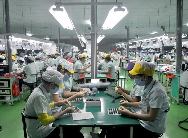 Apple, Microsoft, Google tìm cách chuyển sản xuất sang Việt Nam, nhưng điều đó có dễ dàng như tưởng tượng? - Ảnh 1.