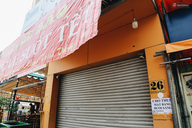 Giá thuê hàng nghìn USD/tháng nhưng nhiều cửa hàng trên đường Phan Xích Long phải ngưng hoạt động vì dịch Covid-19 - Ảnh 13.