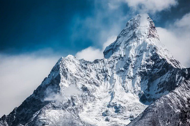 Những ngọn núi đẹp nhất thế giới - Ảnh 1.