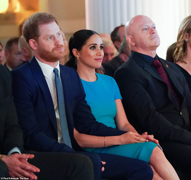 Ngoại hình lung linh là vậy nhưng Meghan Markle vẫn bị chê diễn sâu, lấn lướt chồng trong sự kiện bằng một loạt bằng chứng - Ảnh 2.