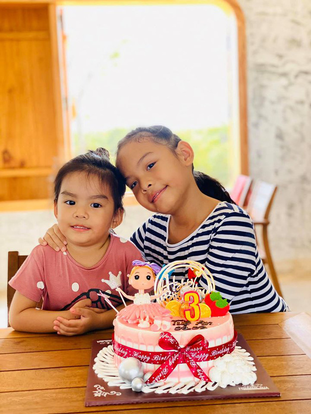Phạm Quỳnh Anh và Quang Huy gây chú ý khi lại tái ngộ trong dịp sinh nhật con gái út: Ly hôn nhưng vẫn mãi là gia đình! - Ảnh 2.