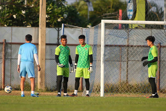 Tiêu cực ở lứa U19 mà xử lý không tốt, nhỡ lan tới V.League thì sao? - Ảnh 1.