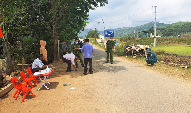 Vụ án liên quan dịch Covid-19 lần đầu tiên được đưa ra xét xử; ổ dịch Mê Linh ghi nhận ca dương tính SARS-CoV-2 thứ 5 - Ảnh 1.