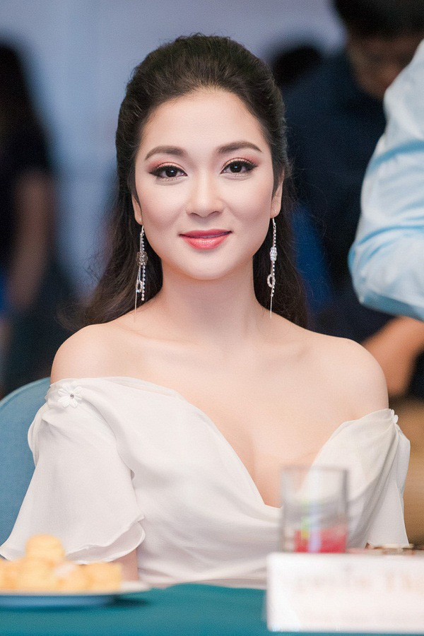 Nhan sắc Hoa hậu Nguyễn Thị Huyền ngày ấy và bây giờ - Ảnh 3.
