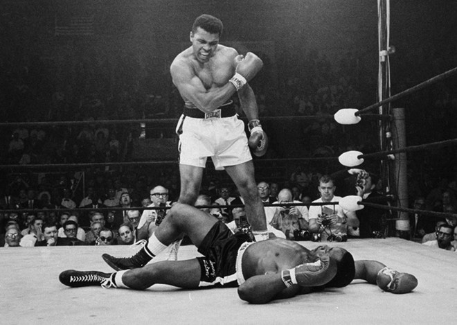 Chỉ Lý Tiểu Long mới làm khó được võ sĩ vĩ đại Muhammad Ali - Ảnh 1.