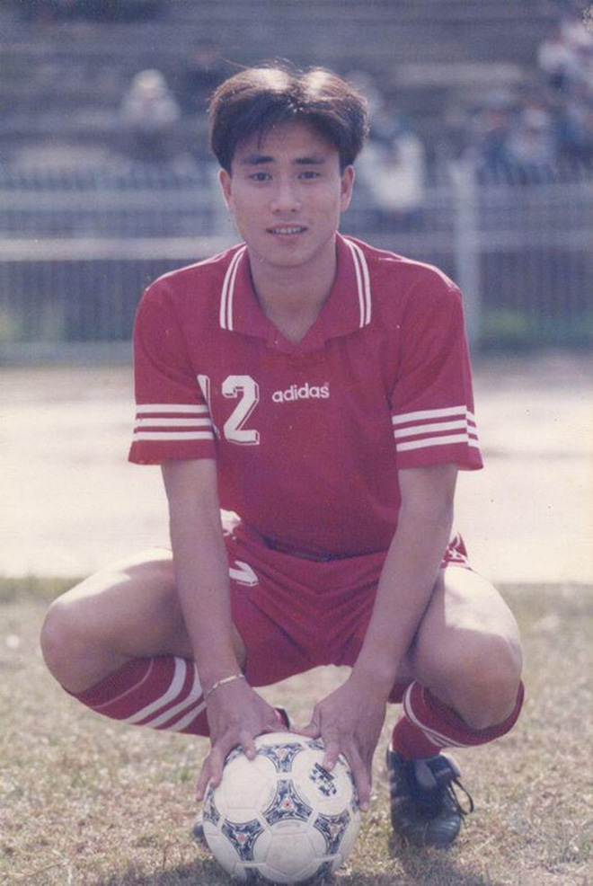 Những tuyển thủ Việt Nam biến mất sau bàn thắng để đời: Người giải nghệ ở tuổi 22, người bị cấm thi đấu vĩnh viễn - Ảnh 11.