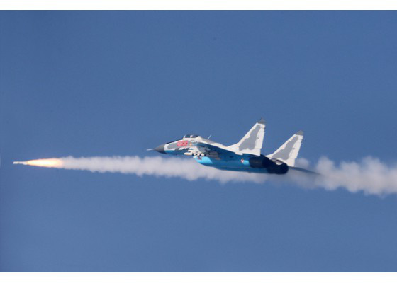 Ông Kim Jong-un xem MiG-29 Triều Tiên không chiến, tấn công mục tiêu - Ảnh 9.