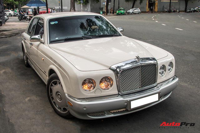 Những điều ít biết về Bentley Arnage của ông Đặng Lê Nguyên Vũ: Hàng hiếm đầu tiên Việt Nam, giá đồn đoán 21 tỷ từ nhiều năm trước - Ảnh 9.