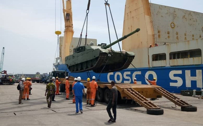 Chất lượng tệ hại, chưa dùng đã hỏng: Vì sao vũ khí Trung Quốc vẫn đắt hàng ở Nigeria? - Ảnh 1.