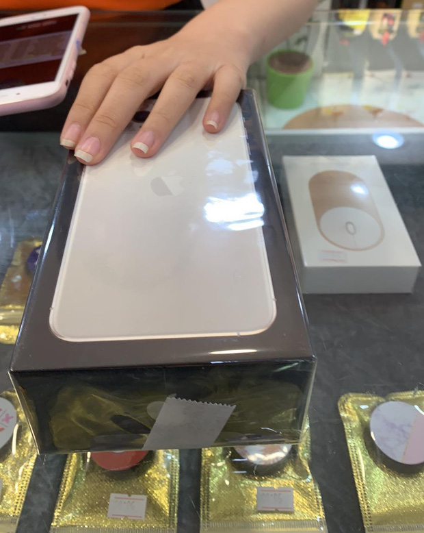 Gái xinh được trai Tinder tặng iPhone 11 Pro Max sau nửa tháng match nhau: Bạn ấy chưa hề có ý gì với mình, chắc thời tới cản không kịp - Ảnh 3.