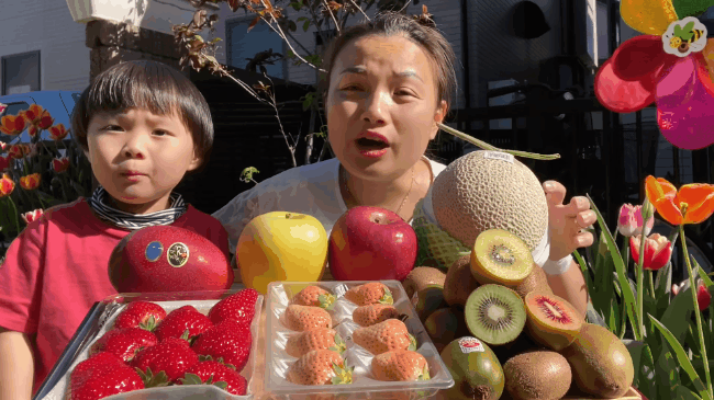 Quỳnh Trần JP khoe mâm trái cây siêu đắt đỏ, mua hẳn giống xoài giá cả triệu đồng 1 trái về ăn giữa trời nắng nóng - Ảnh 4.