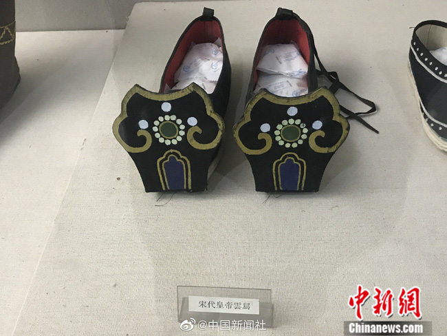 Nguyên nhân giày cổ đại Trung Quốc đều có mũi giày vểnh hướng lên trên: Sự hiểu biết của người xưa thật sự quá sức tưởng tượng của con cháu! - Ảnh 4.