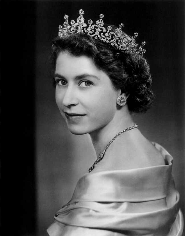 Nữ hoàng Elizabeth II: Từ công chúa sinh ra trong nhung lụa trở thành người phụ nữ quyền lực truyền cảm hứng cho hàng triệu trái tim - Ảnh 22.