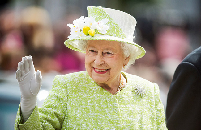 Nữ hoàng Elizabeth II: Từ công chúa sinh ra trong nhung lụa trở thành người phụ nữ quyền lực truyền cảm hứng cho hàng triệu trái tim - Ảnh 25.