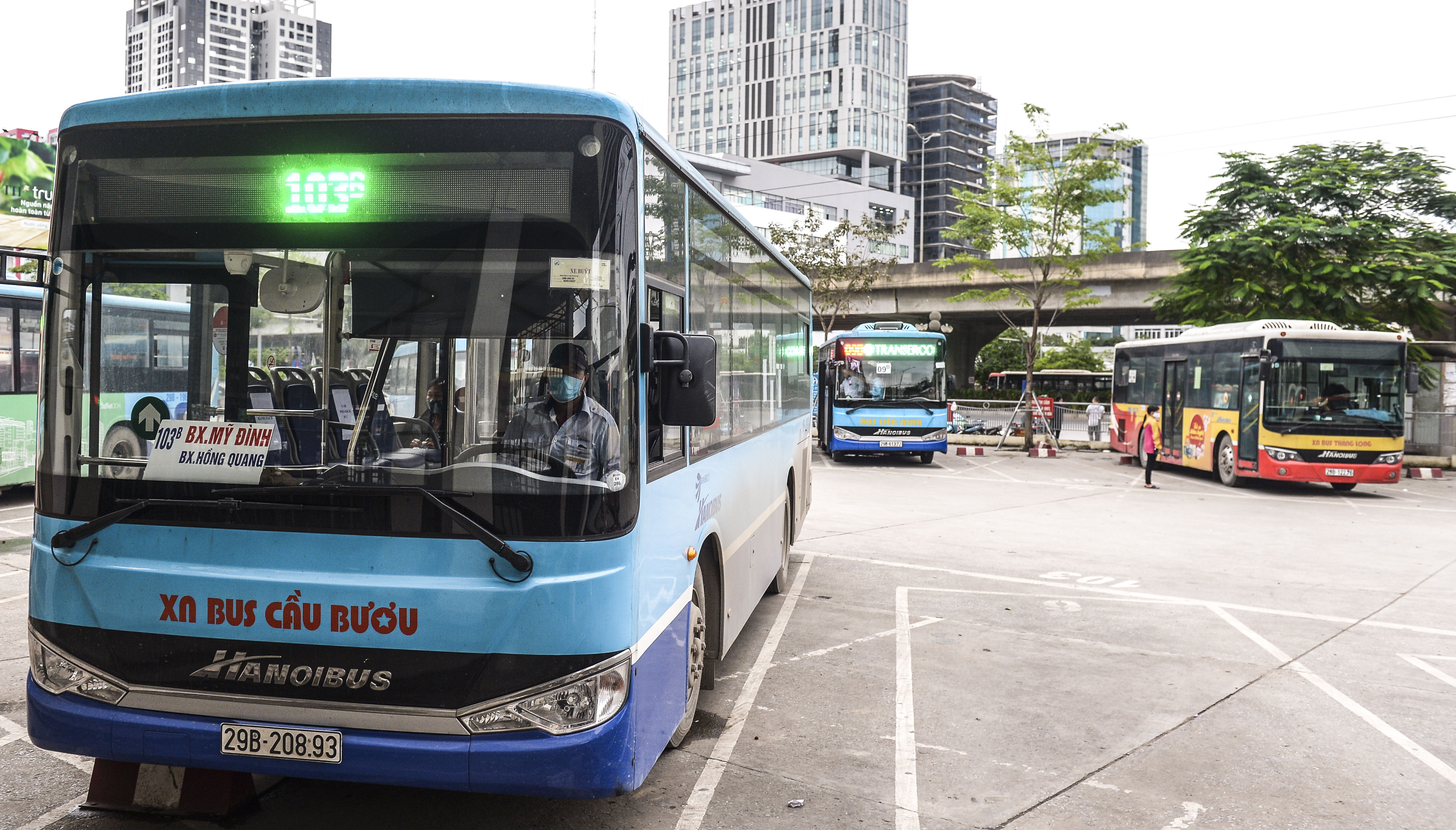 Xe buýt Hà Nội đánh số ghế so le để hành khách ngồi đúng khoảng cách ...