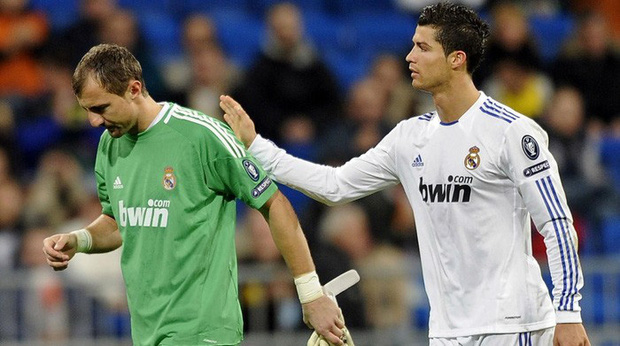 Cựu danh thủ từng gọi Ronaldo là kẻ kiêu ngạo tiếp tục quay sang nhạo báng Messi - Ảnh 2.