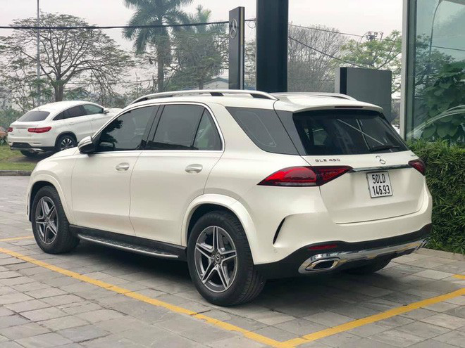 Mercedes-Benz GLE thế hệ mới thanh lý với giá rẻ hơn 600 triệu, ODO vỏn vẹn 1.600km - Ảnh 2.