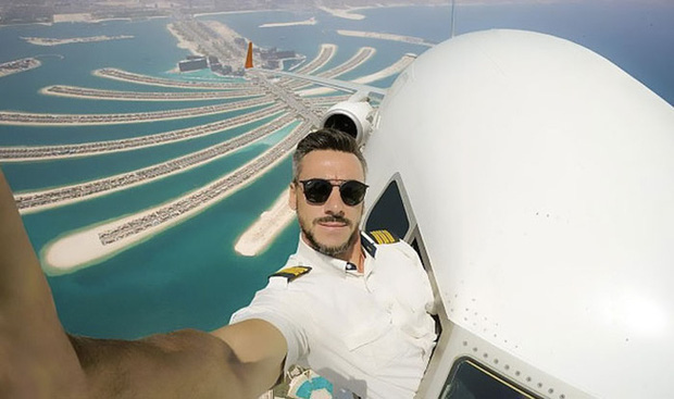 Đăng loạt ảnh selfie trên không trung gây xôn xao MXH, nam phi công lên tiếng giải thích nhưng vẫn không ngăn được bộ phận dân mạng tin sái cổ - Ảnh 2.