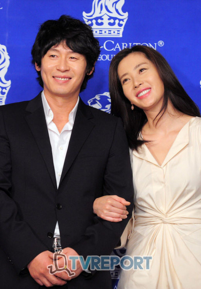 Hội bạn thân quyền lực chỉ toàn mỹ nhân của Song Hye Kyo: Ai cũng hôn nhân viên mãn, ông xã toàn là người máu mặt, chỉ riêng nàng em út mang danh bị chồng bỏ - Ảnh 4.