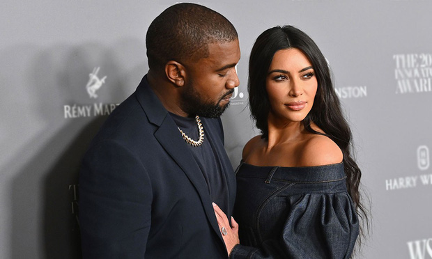 Kanye West ngoại tình sau lưng Kim Kardashian, thậm chí công khai dòm ngó 4 cô chị em ruột nóng bỏng của vợ? - Ảnh 1.