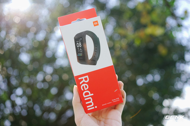 Trên tay Redmi Band: Màn hình xấu hơn Mi Band 4, chưa hỗ trợ tiếng Việt, pin 14 ngày, giá 400.000 đồng - Ảnh 1.