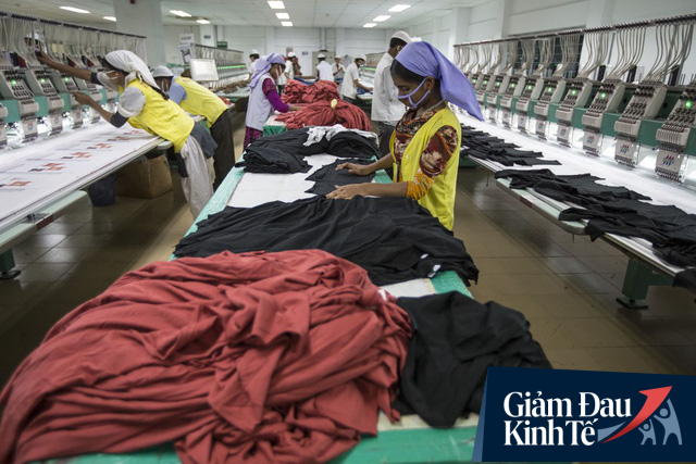 Bloomberg: Các nhà bán lẻ có thể làm gì để cứu công nhân và ngành công nghiệp tỷ USD của Việt Nam? - Ảnh 1.