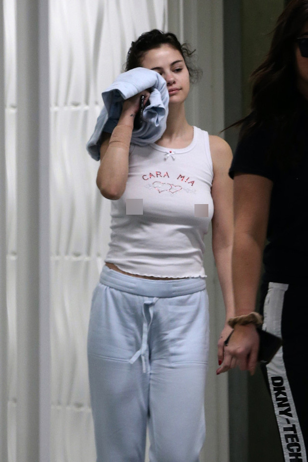 Chỉ với vài bức ảnh, Selena Gomez chiếm ngôi vị nữ hoàng mặt mộc Hollywood: Da thế này đúng là phạm quy mà! - Ảnh 1.