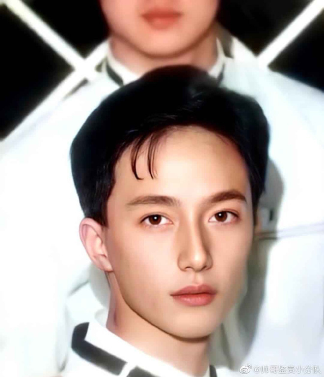 Gái xinh khoe phụ huynh là cực phẩm nam thần thời trẻ, soi ảnh hiện tại mới thấy rõ gừng càng già càng cay - Ảnh 2. Gái xinh khoe phụ huynh là cực phẩm nam thần thời trẻ, soi ảnh hiện tại mới thấy rõ gừng càng già càng cay - Ảnh 2.