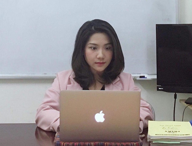 Học sinh bất ngờ phát hiện “vật thể lạ” trong mắt kính cô giáo, ai nấy không nhịn được cười trước lời giải đáp sặc mùi “thính” của hội lầy lội - Ảnh 2. Học sinh bất ngờ phát hiện “vật thể lạ” trong mắt kính cô giáo, ai nấy không nhịn được cười trước lời giải đáp sặc mùi “thính” của hội lầy lội - Ảnh 2.