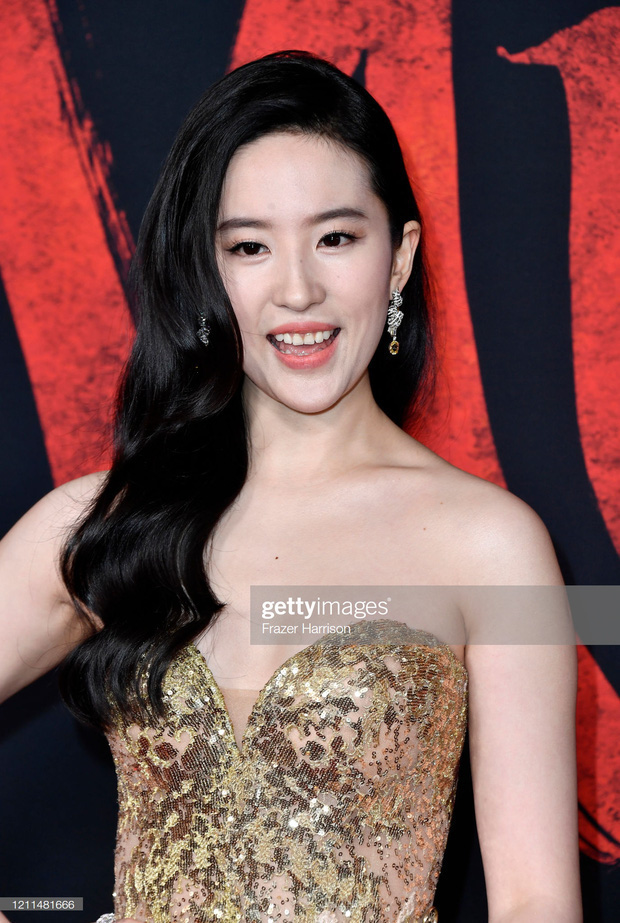 Khi các mỹ nhân Hoa ngữ vô tình để lộ khoảnh khắc xấu nhất trước công chúng - Ảnh 1. Khi các mỹ nhân Hoa ngữ vô tình để lộ khoảnh khắc xấu nhất trước công chúng - Ảnh 1.