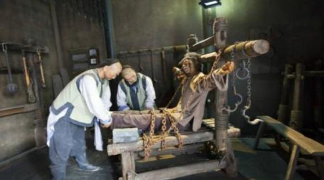 Dưới thời Võ Tắc Thiên có một hình phạt với cái tên mỹ miều Phượng hoàng phơi cánh, rốt cuộc tàn khốc thế nào mà khiến ai cũng khiếp sợ? - Ảnh 2. Dưới thời Võ Tắc Thiên có một hình phạt với cái tên mỹ miều Phượng hoàng phơi cánh, rốt cuộc tàn khốc thế nào mà khiến ai cũng khiếp sợ? - Ảnh 2.