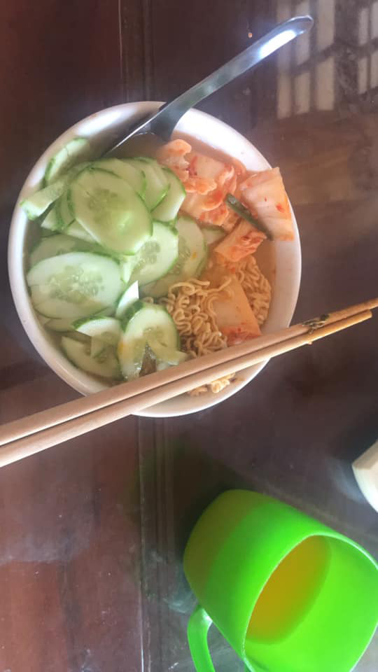 Dân mạng đua nhau khoe hậu quả vì tích trữ thực phẩm mùa dịch, đáng chú ý nhất là một món đồ nhà nào cũng trữ giống nhau - Ảnh 3. Dân mạng đua nhau khoe hậu quả vì tích trữ thực phẩm mùa dịch, đáng chú ý nhất là một món đồ nhà nào cũng trữ giống nhau - Ảnh 3.