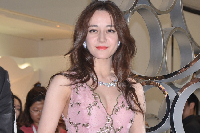 Khi các mỹ nhân Hoa ngữ vô tình để lộ khoảnh khắc xấu nhất trước công chúng - Ảnh 23. Khi các mỹ nhân Hoa ngữ vô tình để lộ khoảnh khắc xấu nhất trước công chúng - Ảnh 23.