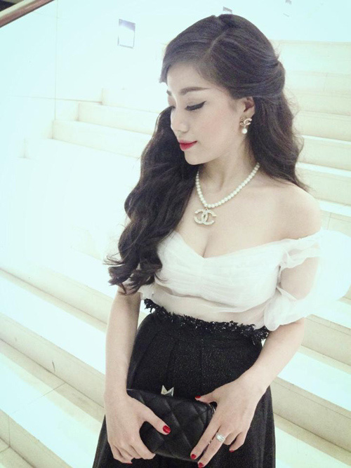 Các hot girl 8X đời đầu từng nổi tiếng và giàu có nhờ chuyển hướng buôn bán thời trang giờ ra sao? - Ảnh 23. Các hot girl 8X đời đầu từng nổi tiếng và giàu có nhờ chuyển hướng buôn bán thời trang giờ ra sao? - Ảnh 23.