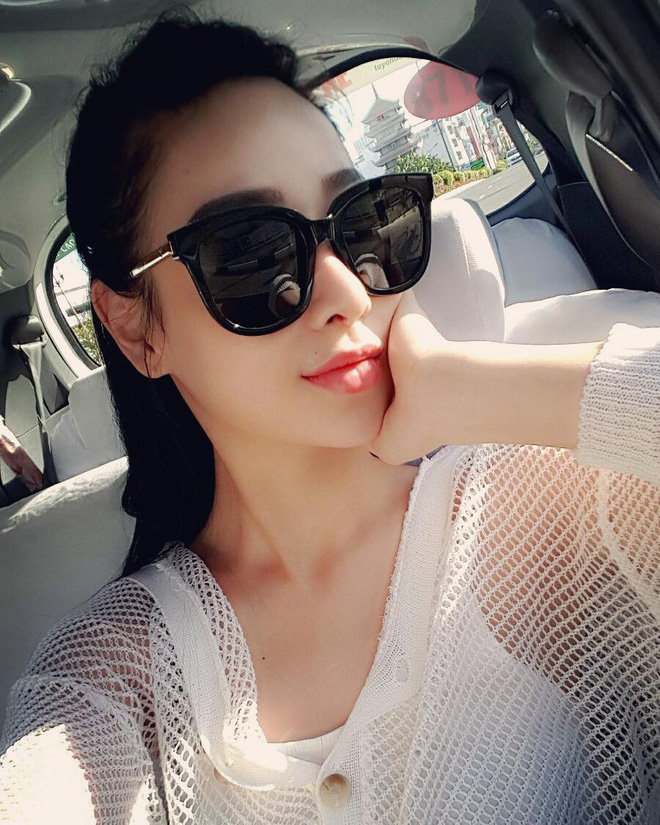 Các hot girl 8X đời đầu từng nổi tiếng và giàu có nhờ chuyển hướng buôn bán thời trang giờ ra sao? - Ảnh 40. Các hot girl 8X đời đầu từng nổi tiếng và giàu có nhờ chuyển hướng buôn bán thời trang giờ ra sao? - Ảnh 40.