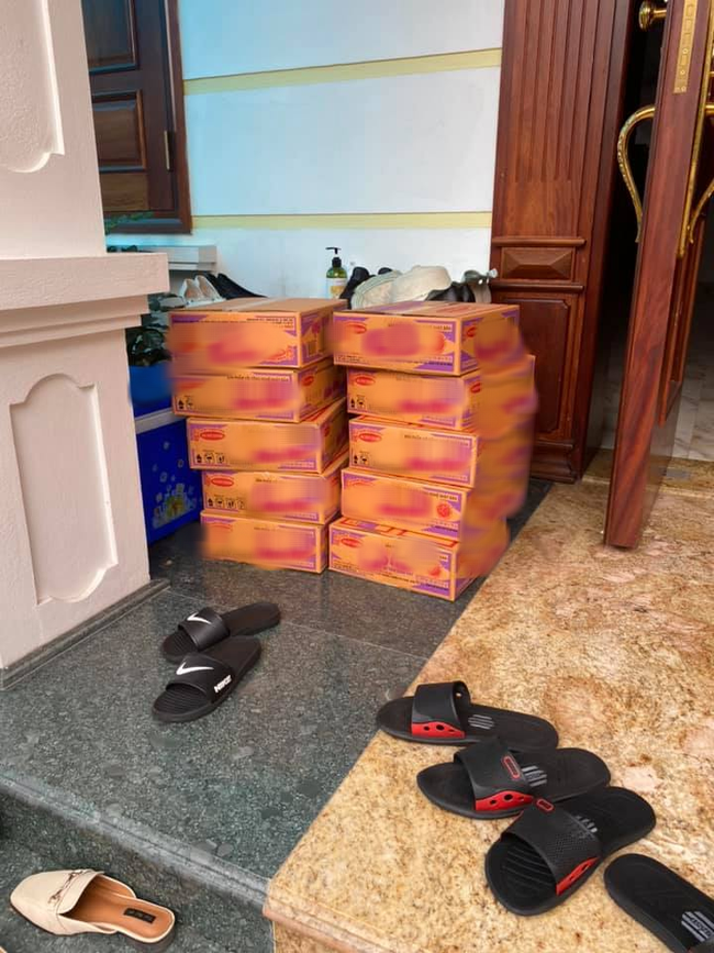 Dân mạng đua nhau khoe hậu quả vì tích trữ thực phẩm mùa dịch, đáng chú ý nhất là một món đồ nhà nào cũng trữ giống nhau - Ảnh 6. Dân mạng đua nhau khoe hậu quả vì tích trữ thực phẩm mùa dịch, đáng chú ý nhất là một món đồ nhà nào cũng trữ giống nhau - Ảnh 6.