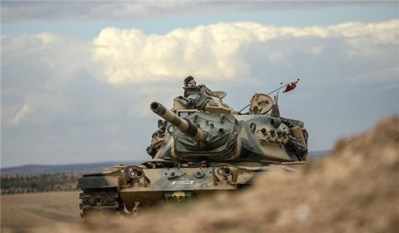 QĐ Syria bị tấn công, Nga khẩn cấp điều động xe bọc thép can thiệp - Thổ Nhĩ Kỳ bất ngờ hứng chịu thiệt hại kép - Ảnh 1.