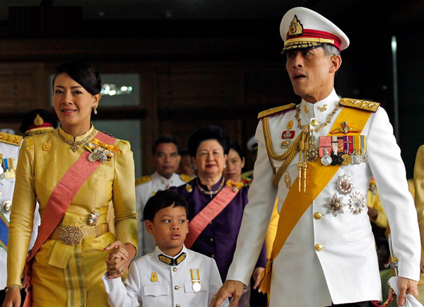 Hoàng tử Thái Lan: Vừa học giỏi vừa có địa vị tôn quý nhưng chưa chắc đã được kế vị bởi 1 điều - Ảnh 2.