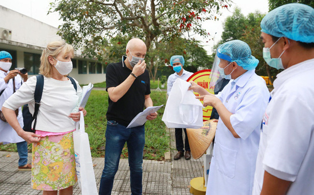[Dịch COVID-19] Sẽ có 27 bệnh nhân khỏi bệnh, Việt Nam có 122 ca khỏi; Hà Nội chuẩn bị cho kịch bản ứng phó với cấp độ 4 của dịch - Ảnh 1.