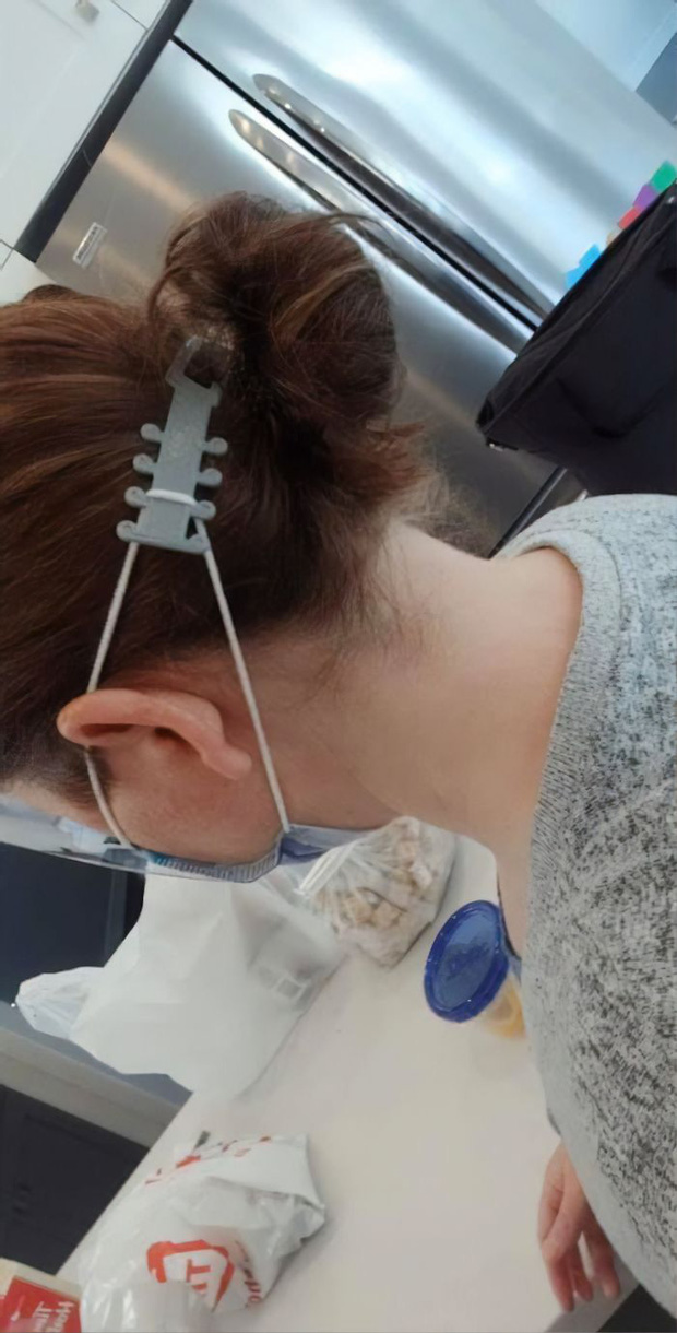 Tài không đợi tuổi: Bé trai tạo ra tai giả giúp y bác sĩ không bị đau tai khi đeo khẩu trang - Ảnh 4.