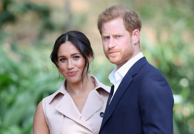 Vừa đến Mỹ sinh sống, vợ chồng Meghan Markle lại dính nghi vấn rò rỉ giấy tờ ly hôn? - Ảnh 3.